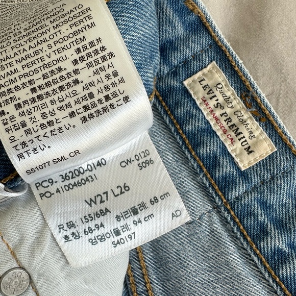Levi’s 501 Cropped Jeans Women’s - Picture 5 of 7